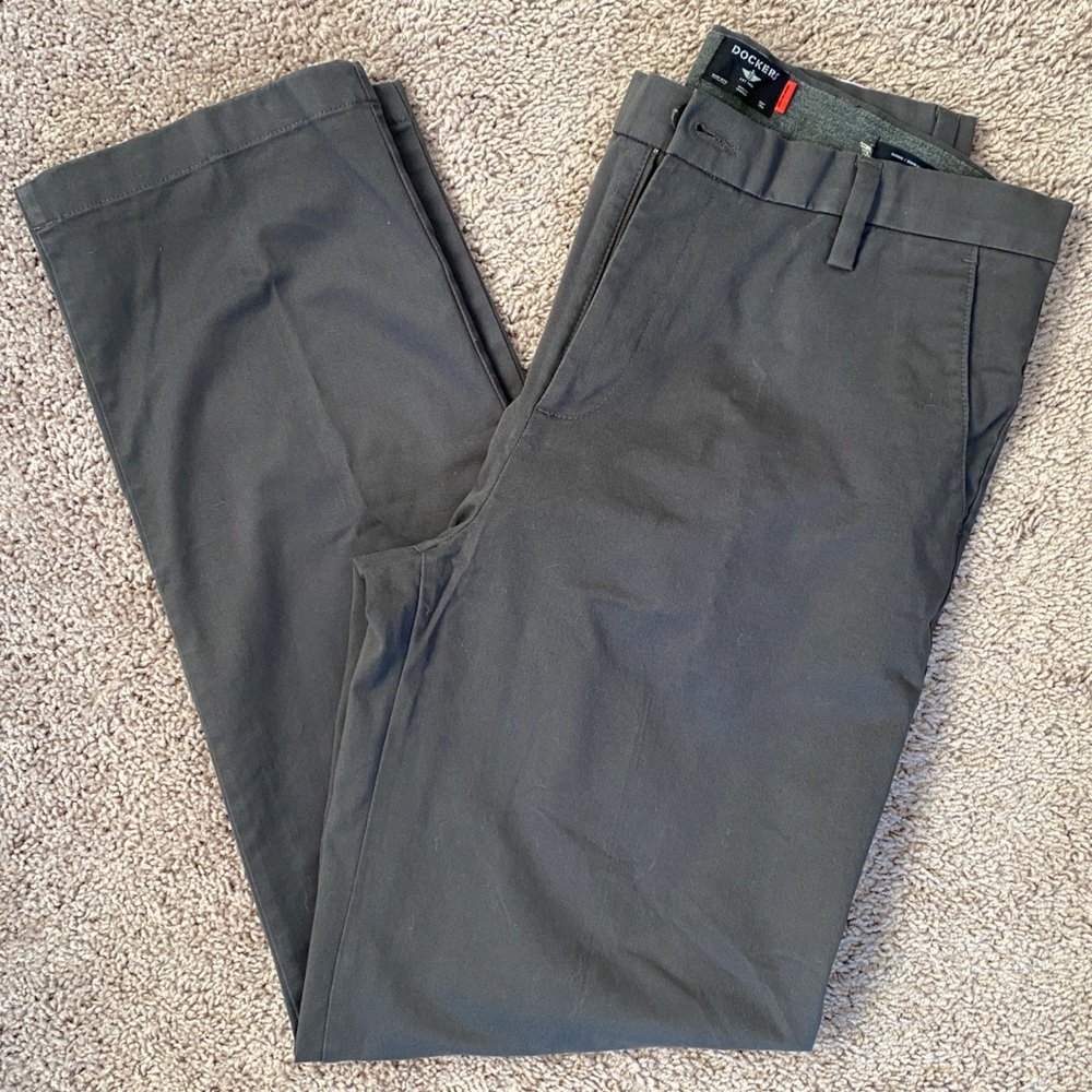Dockers khakis